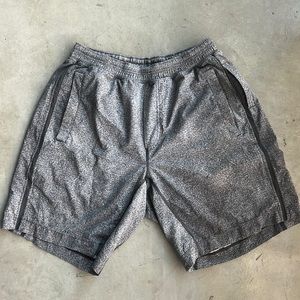 Lululemon Pacebreaker 9 inch lined